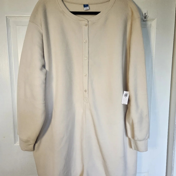 Old Navy *NWT Fleece Henley  Pajama Romper - Size 3x with 3.5-inch inseam - Picture 5 of 12